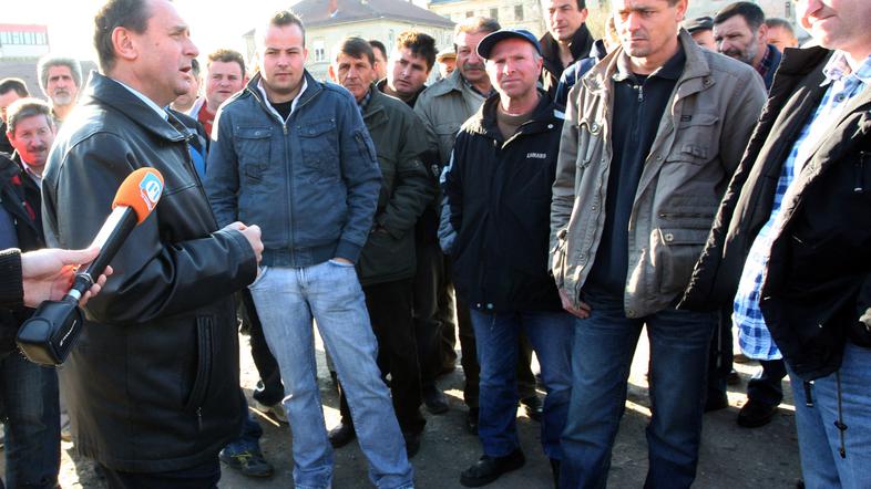 Pred zbrane delavce je včeraj stopil Viktor Lednik, ki je dokončno zapečatil uso