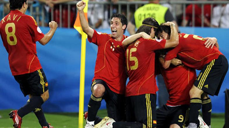 Veselje Špancev po zadetku Fernanda Torresa