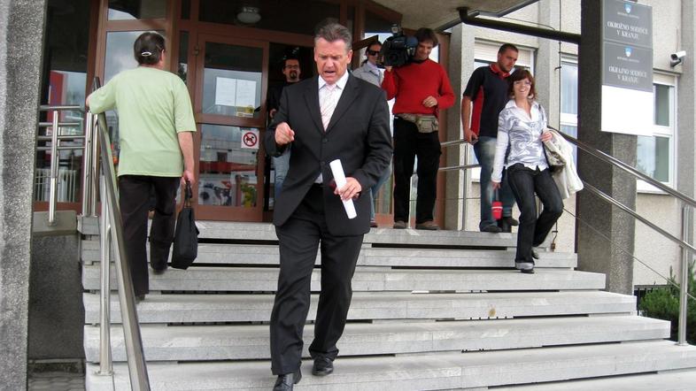 Na zadnji strani ovojnice, s katero je bilo poslano anonimno pismo proti Ruparju