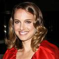 Natalie Portman se zna obleči lepo.