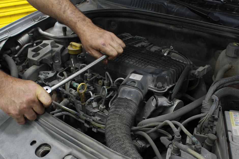 Registrirane servisne delavnice so zavezane k ekološki razgradnji uporabljenih m | Avtor: Žurnal24 main