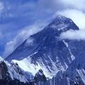 Mogočno goro Mount Everest je osvojil najstarejši človek doslej, 76-letni Min Ba