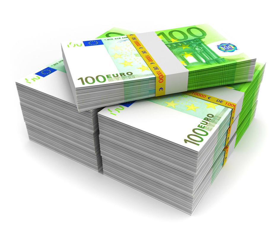 Slovenija 15.09.10, euro, evro, bankovci, kup denarja, foto: shutterstock | Avtor: Shutterstock