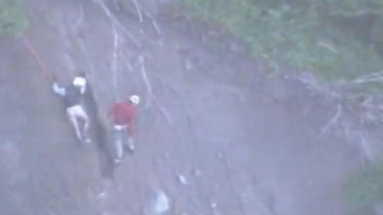 Rešil psa in sebe spravil v nevarnost.