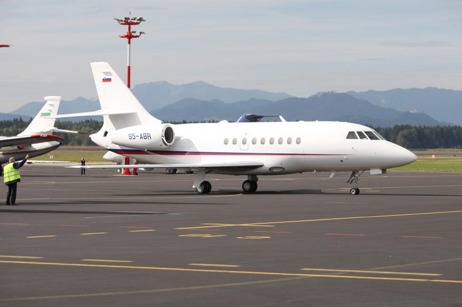 slovenija 16.10.09, falcon, vladno letalo, brnik, foto: bostjan tacol | Avtor: Boštjan Tacol