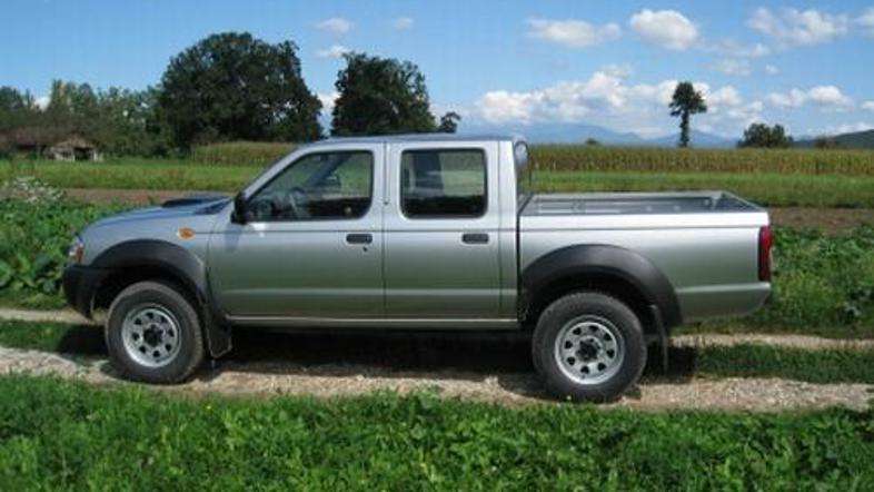 Nissan NP300 bolj kot na zunanji videz stavi na zmogljivosti.