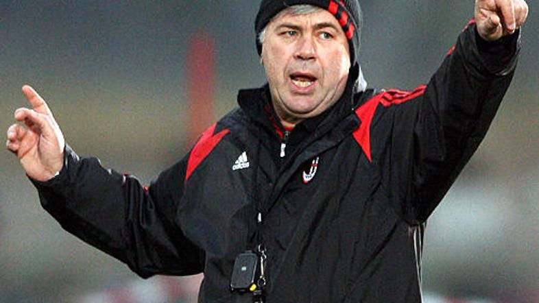 Carla Ancelottija govorice o prihodu Joseja Mourinha na njegovo mesto ne obremen