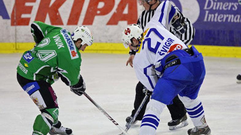 Medveščak je po Jesenicah ugnal tudi Olimpijo.