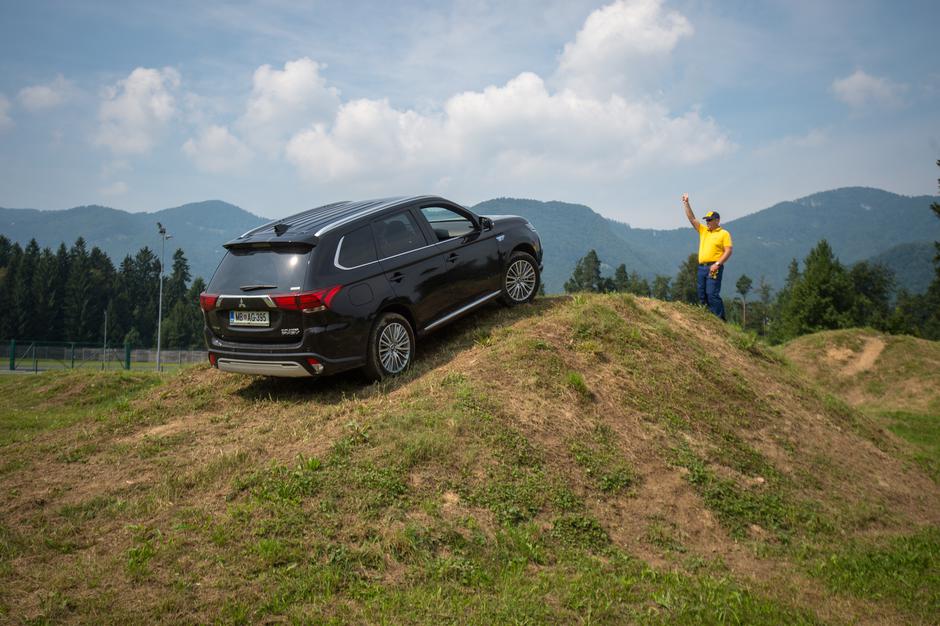 Mitsubishi Outlander PHEV | Avtor: Anže Petkovšek