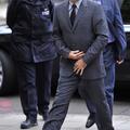 George Michael se že lahko sprehaja po londonskih ulicah. (Foto: Reuters)