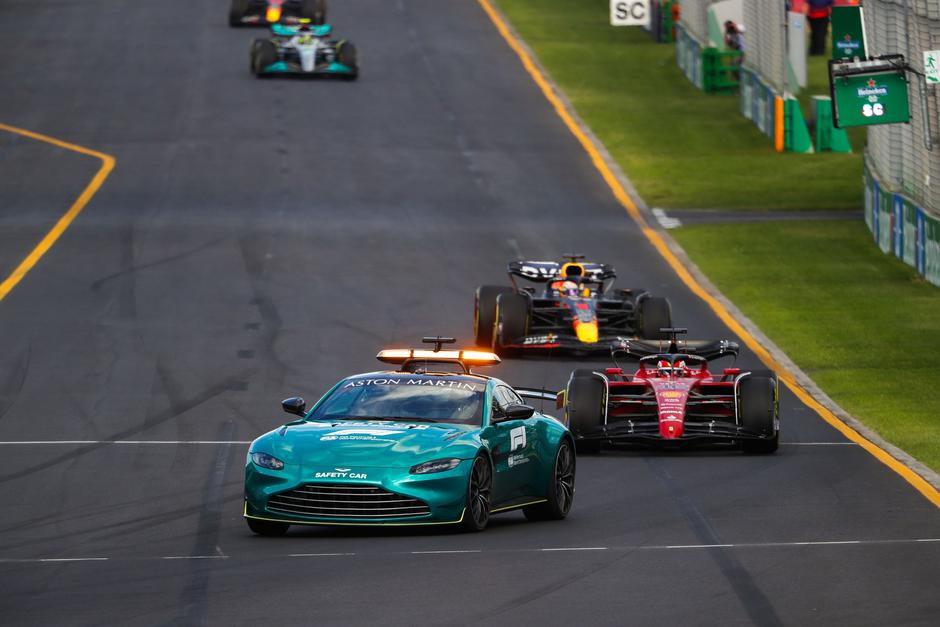 Aston Martin varnostni avto | Avtor: Profimedia