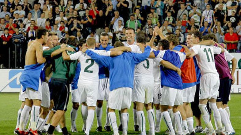 Slovenci so si z odličnimi predstavami na kvalifikacijskih tekma na lestvici FIF
