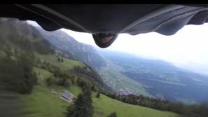 Johhny Strange, wingsuit