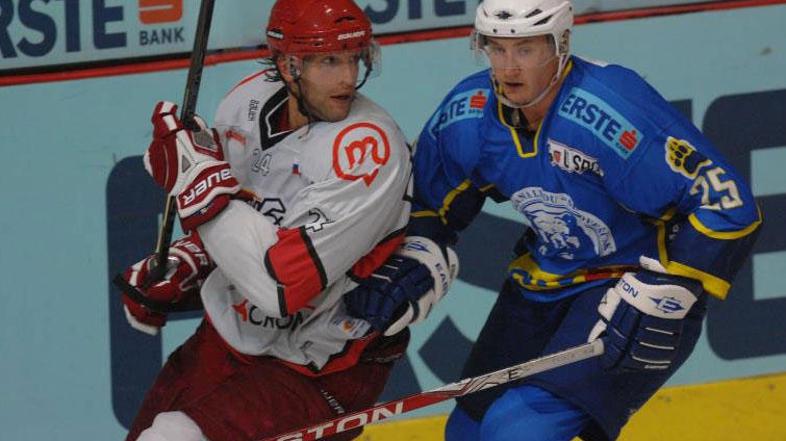 V Zagrebu so medvedi železarje premagali po podaljšku, na Jesenicah jim niso bil