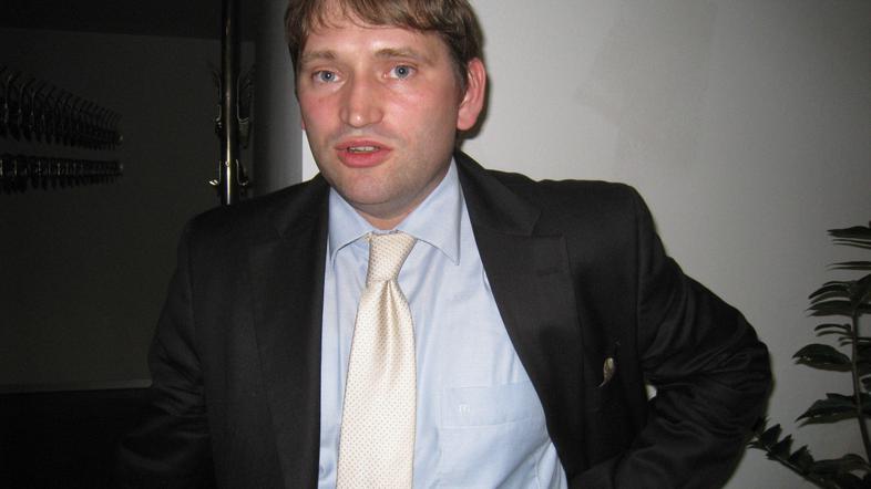 Ni prav, da vlogo župana počasi prevzema direktor občinske uprave (Boris Malej, 