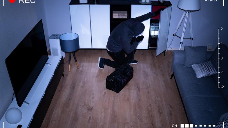 Vlom vlomilec tat tatvina rop ropar vlom kraja