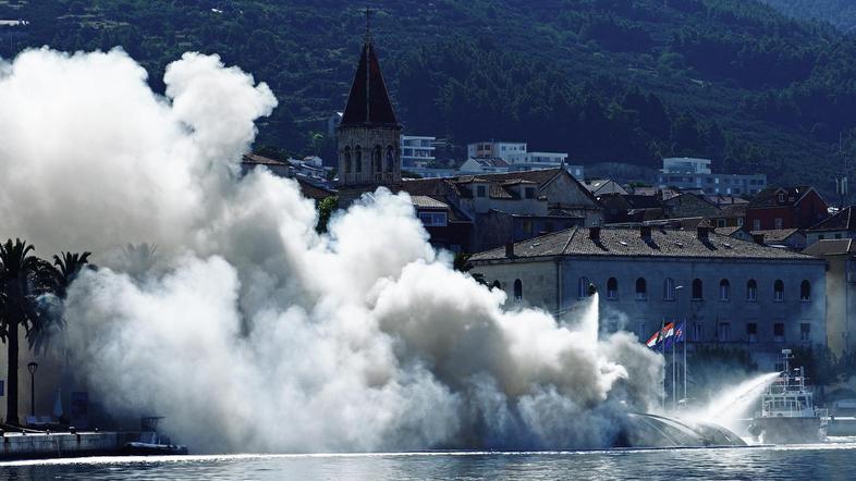 Makarska, Požar na jahti