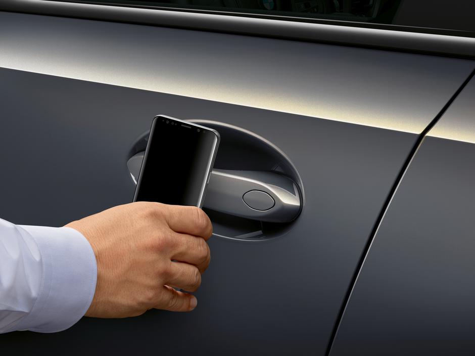 avtomobilski ključ, pametni telefon, pametni ključ, NFC | Avtor: BMW