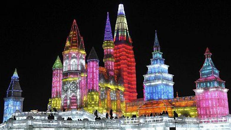 Pozimi je povprečna temperatura v Harbinu okoli –15 stopinj Celzija – "gradbeneg