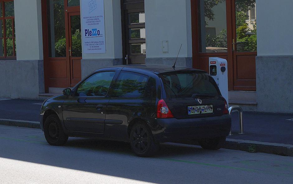 Parkiranje na električnih polnilnicah | Avtor: Matija_Janežič
