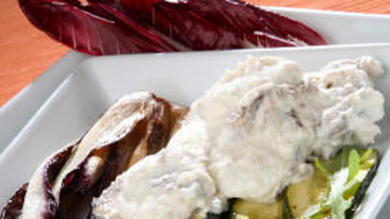 Hrenovo omako lahko naredite bolj pekočo ali pa bolj nežno, glede na to, koliko 