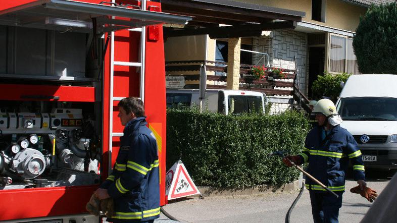 Zakaj je v hiši zagorelo, še ni znano.