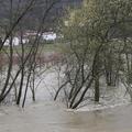 Reka Vipava bo popoldne in v noči na sredo poplavljala. (Foto: Arhiv Žurnala24)