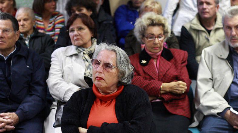 Stanovalci Fondovih blokov so izvedeli, da bo stolpičev na "njihovi zelenici" ma