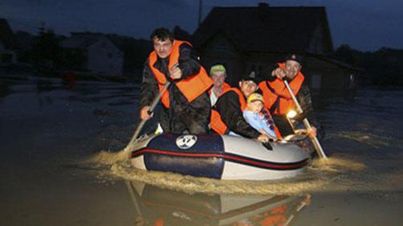 Na Poljskem je v narasli reki utonil moški.