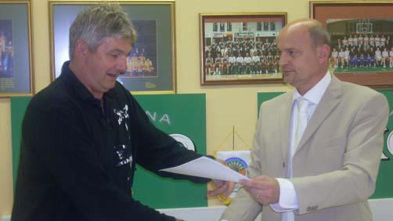 Aleš Pipan je v ponedeljek podpisal pogodbo o vodenju Zlatoroga iz Laškega.