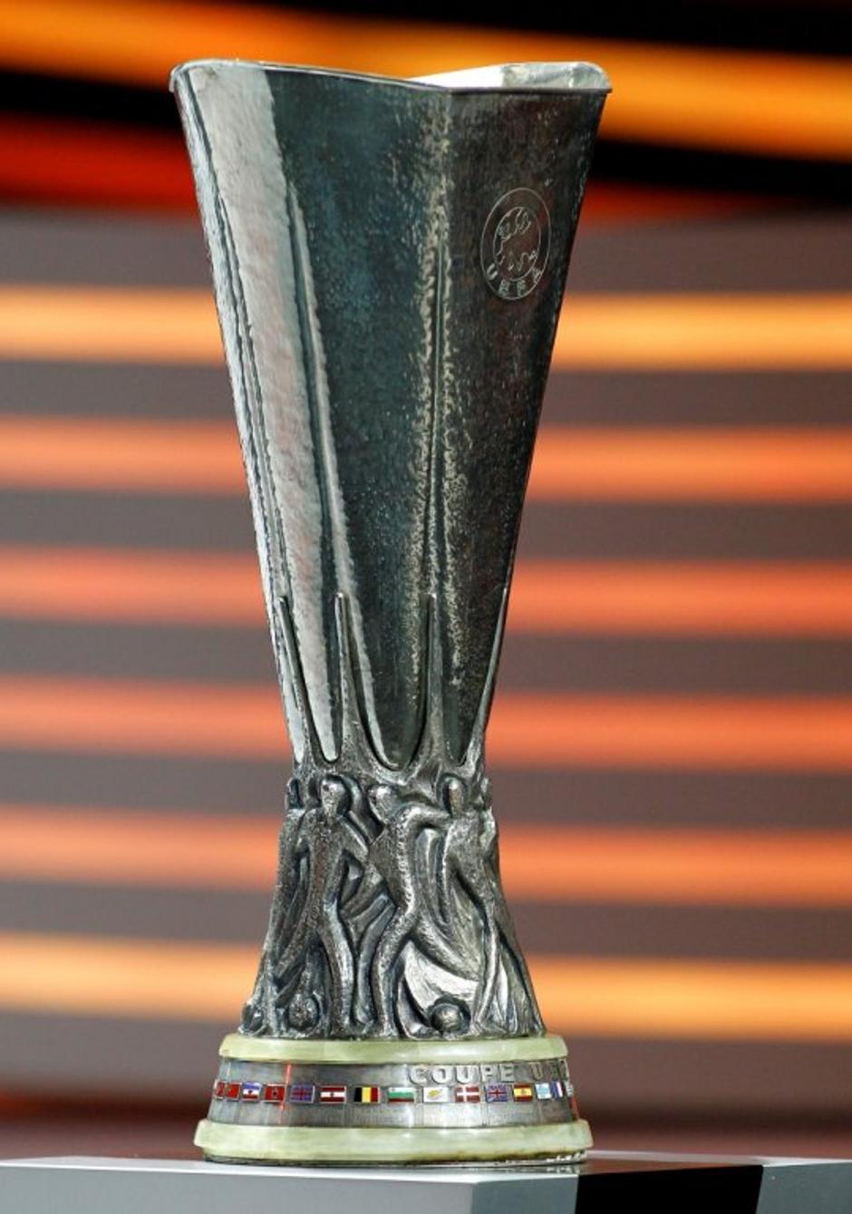 Uefa pokal trofeja znak Evropska liga Monako Monte-Carlo žreb | Avtor: EPA