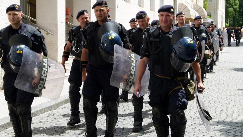 Hrvaški policisti, priprave na Parado ponosa 2012