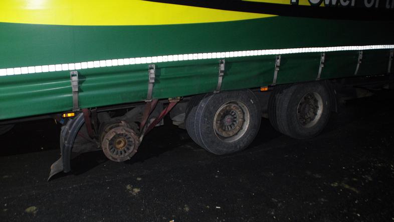 Tovornjak brez platišča in pnevmatike