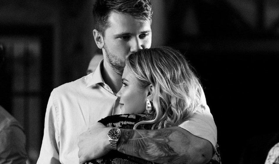 Anamaria Goltes izbrisala zaročno fotko, to pa se dogaja na Dončićeve profilu