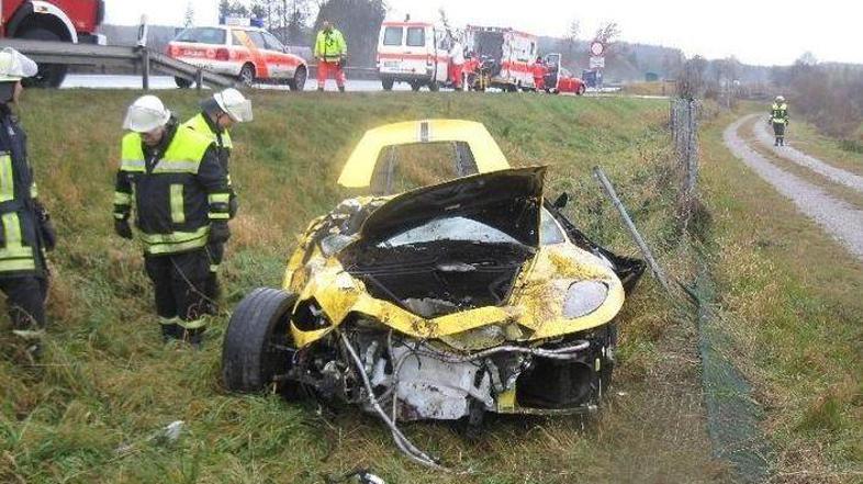 Razbiti ferrari scuderia spider 16M.