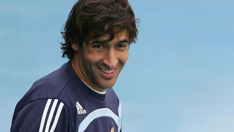 Raul ni oblekel reprezentančnega dresa že od septembra 2006.