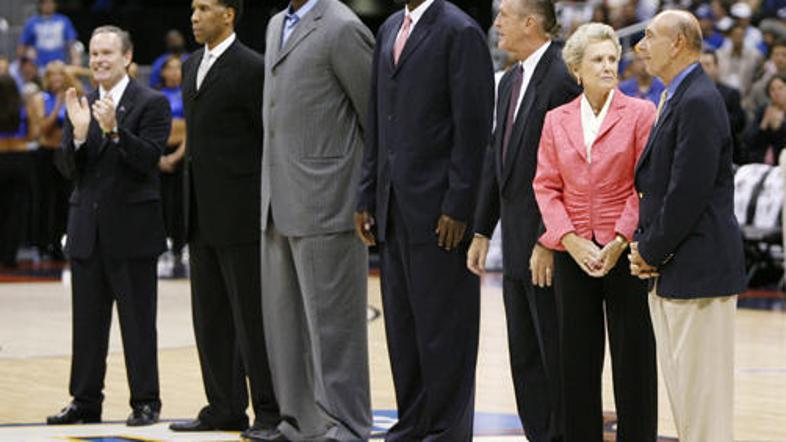 Pat Riley, Patrick Ewing, Hakeem Ulajuwon in drugi so bili aprila 2008 vpisani v