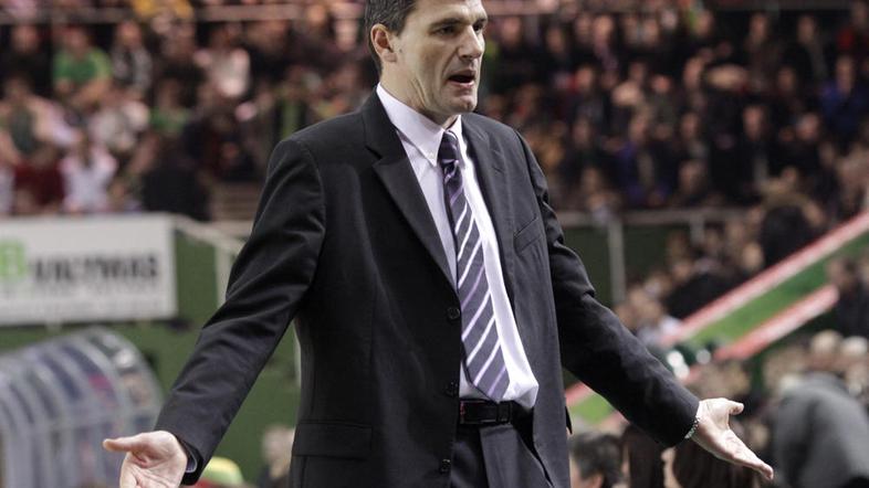 Velimir Perasović ne ve na katere košarkarje bo lahko računal do konca sezone. (