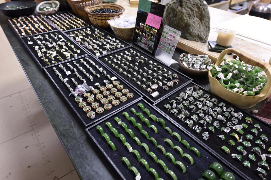 žad | Avtor: Viasat Explore