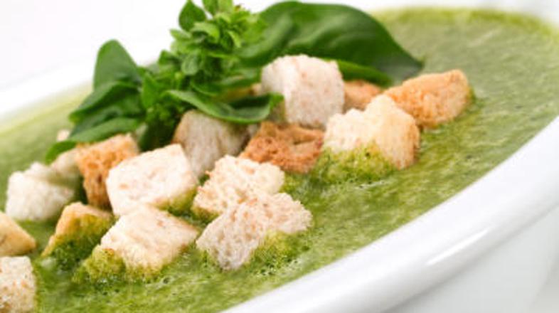 Po njej potresite kruhove hrustljavčke.