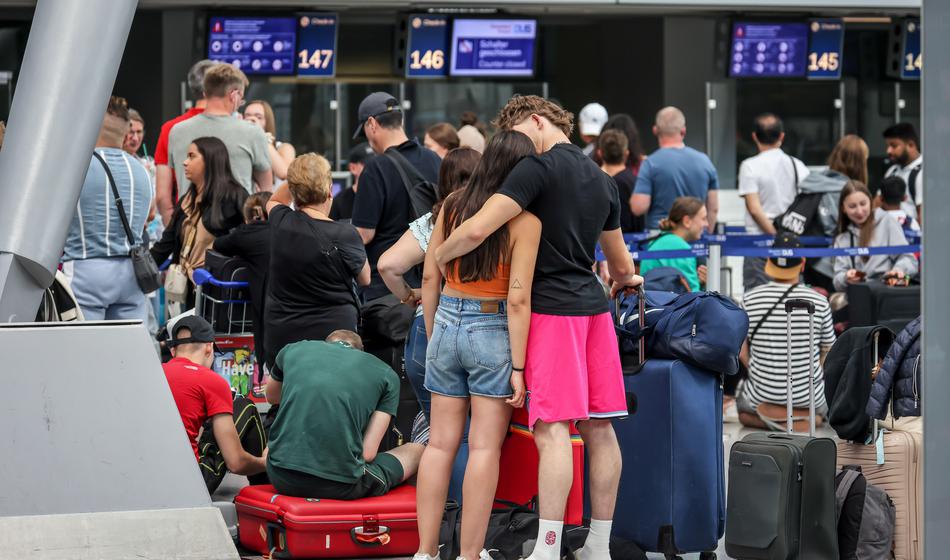 Nočna mora za okoli 1000 Slovencev: Ne morejo domov