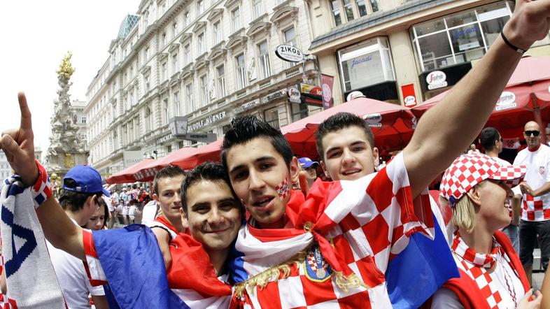 Zaradi tekme je na Dunaj prišlo več tisoč hrvaških navijačev