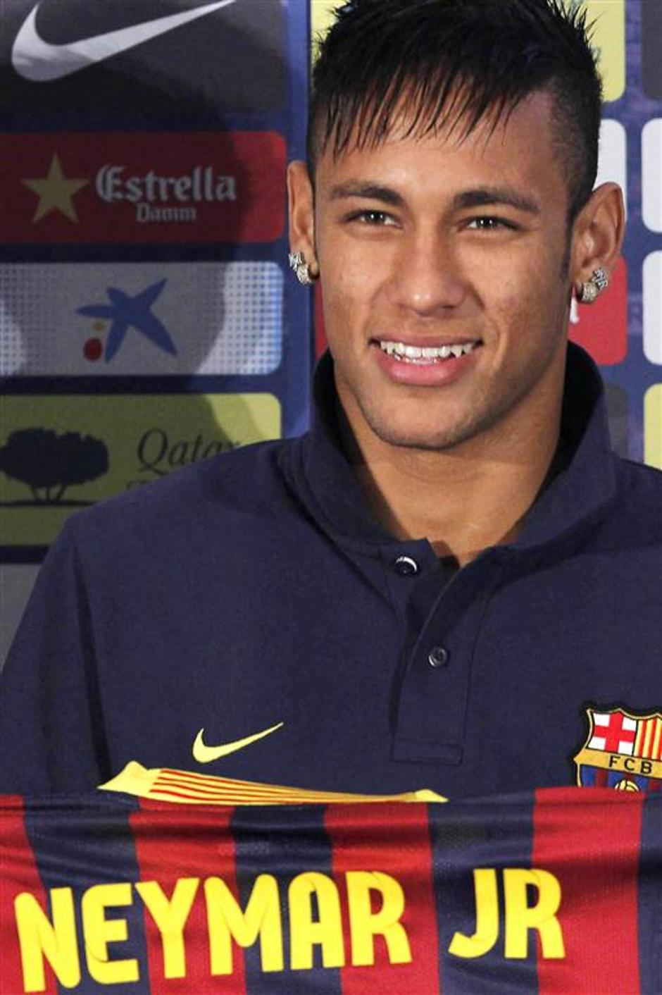 Neymar Barcelona podpis pogodbe pogodba prihod predstavitev | Avtor: EPA