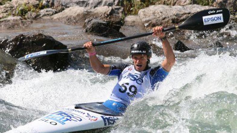 Dejan Kralj je med kajakaši zaostal le za Nemcem Döflerjem.