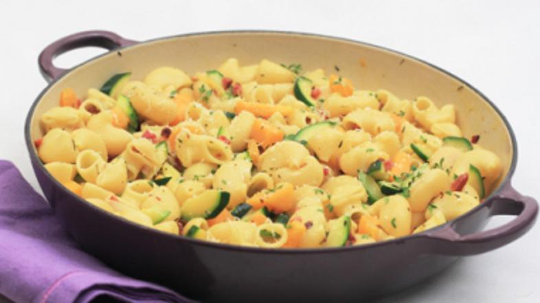 Testenine carbonara z bučo in bučkami