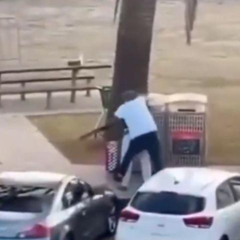 Streljanje na plaži Bondi v Avstraliji