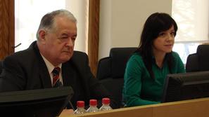 Alojzij Muhič in vodja kabineta župana Irena Potočar Papež upata, da bodo ljudje