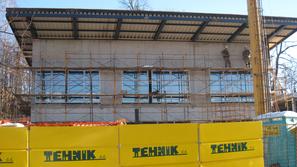 Čebelarski razvojno-izobraževalni center Gorenjske je trenutno v četrti gradbeni