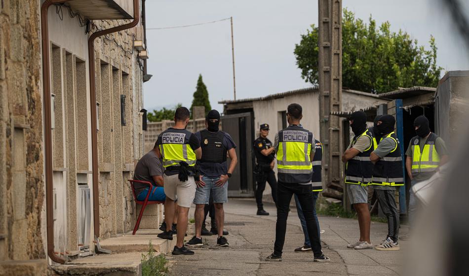 Hrvata ujeli s tono in pol kokaina