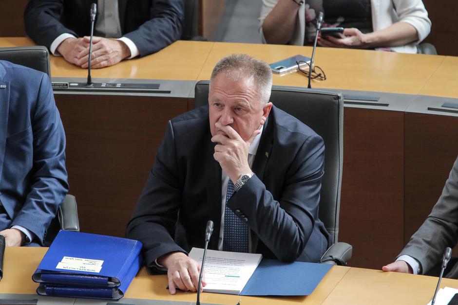 interpelacija Zdravko Počivalšek | Avtor: Saša Despot